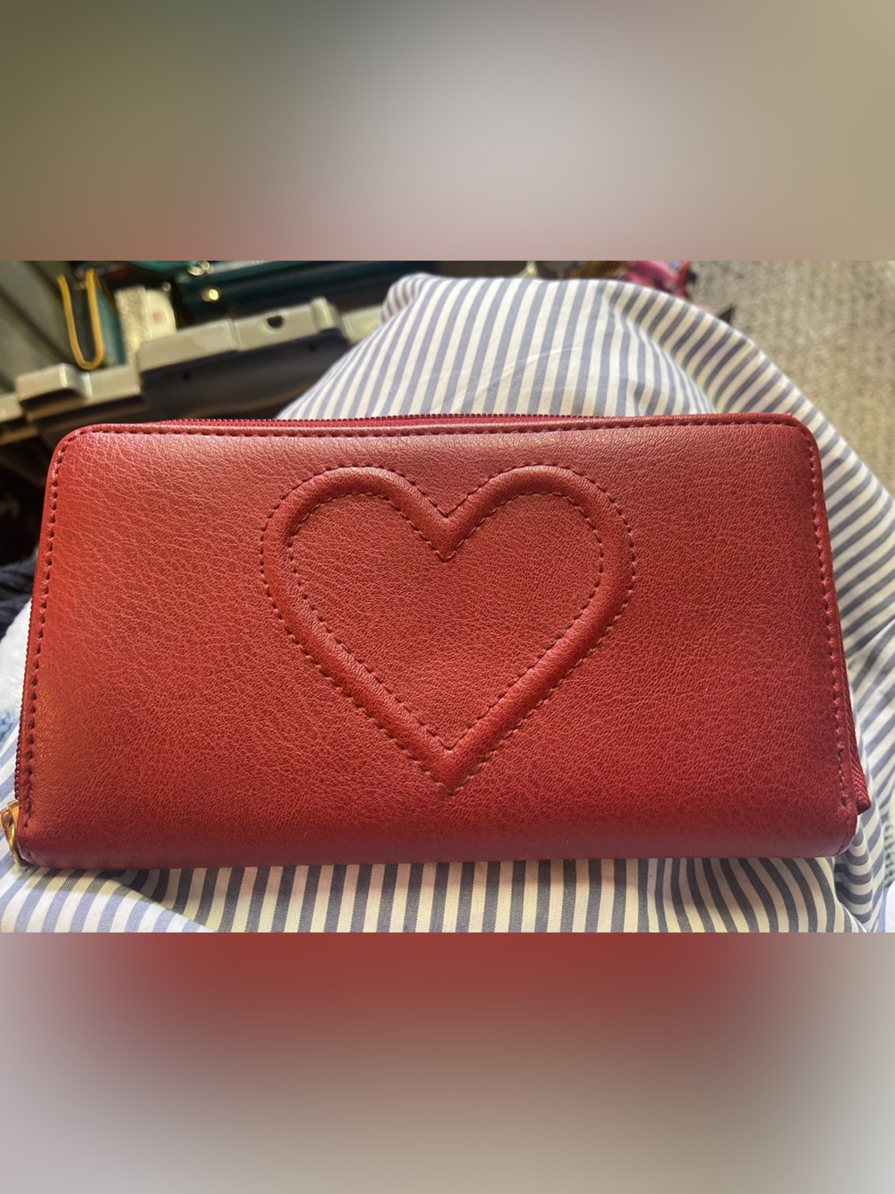 Source Unknown Red Heart Stitch Zip Wallet